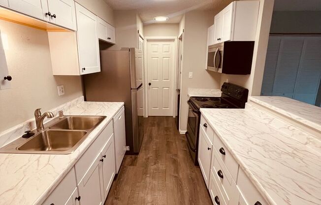 1 Bedroom Condo in gated Hunting Meadows