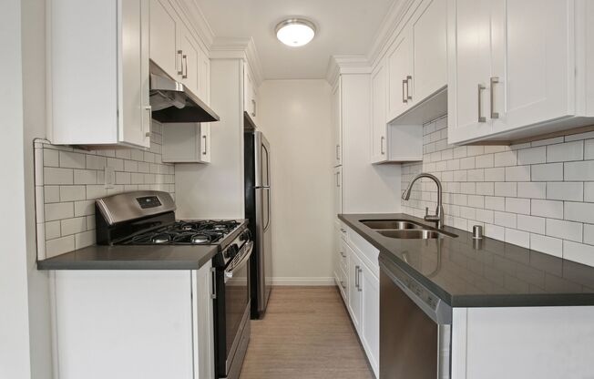 848 7th Street in Santa Monica - steps to Montana Ave!