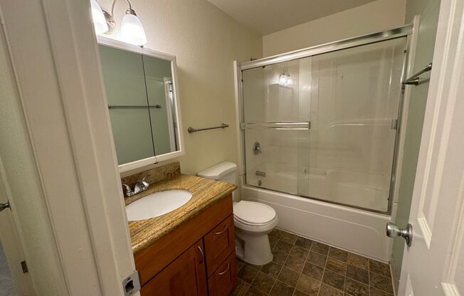 2 beds, 1 bath, 850 sqft, $1,600, Unit 44