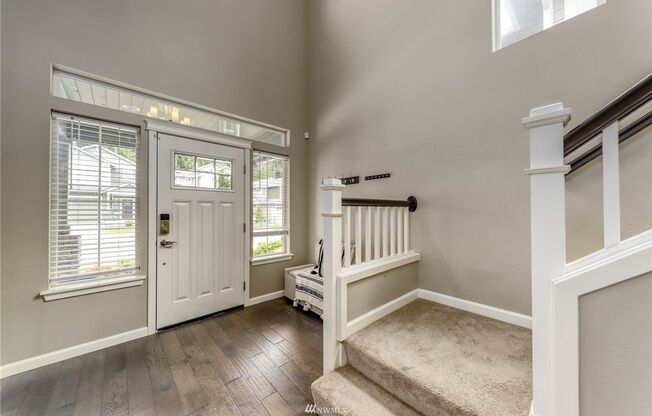 Beautiful like new 4 bedroom 3 bath home in a nice safe Port Orchard neighborhood