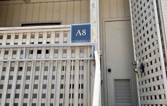 2/1 Alamo Heights Condo ~ Freshly Remodeled ~ AHISD