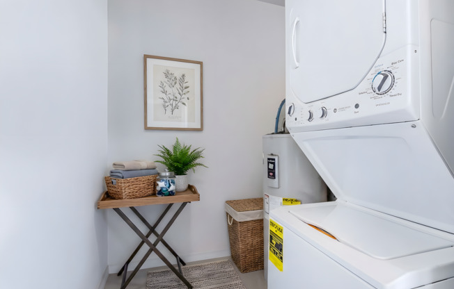 2 beds, 2 baths, 817 sqft, $1,175, Unit 124