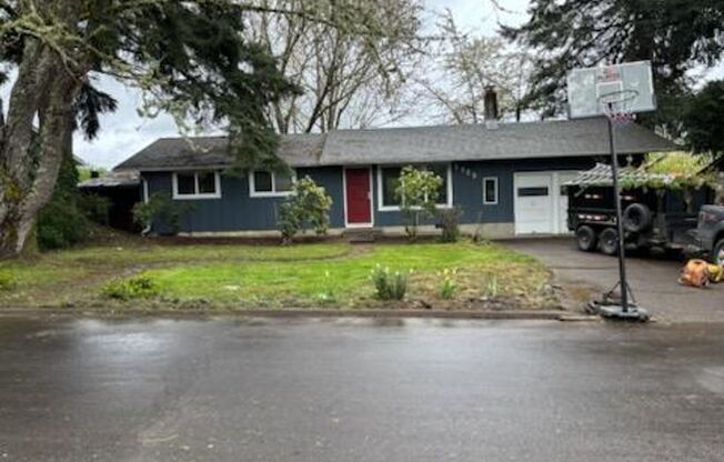 Single level pet friendly home - Move In Special