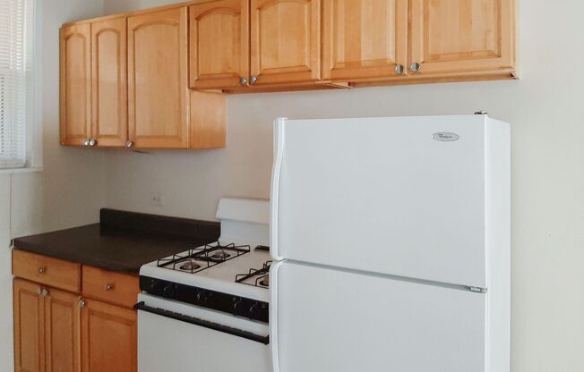 1 bed, 1 bath, 660 sqft, $1,590, Unit 2202-2