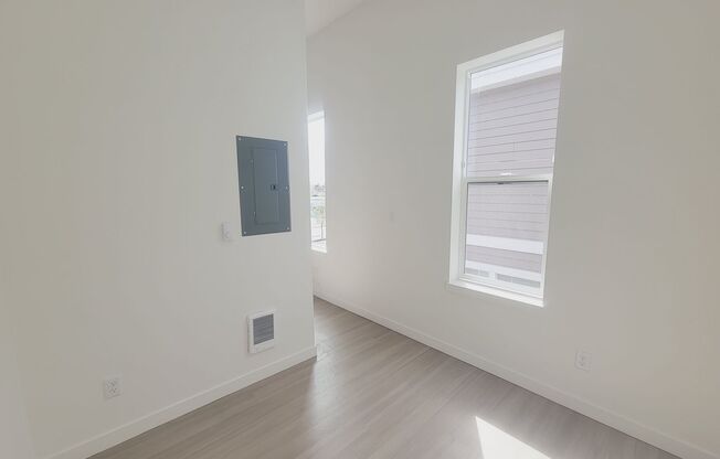 Studio, 1 bath, 326 sqft, $1,265, Unit 16