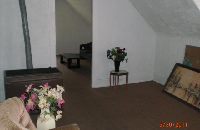 2 beds, 1 bath, 650 sqft, $900
