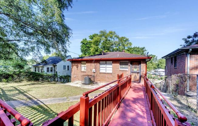 3 beds, 2 baths, 1,024 sqft, $1,050