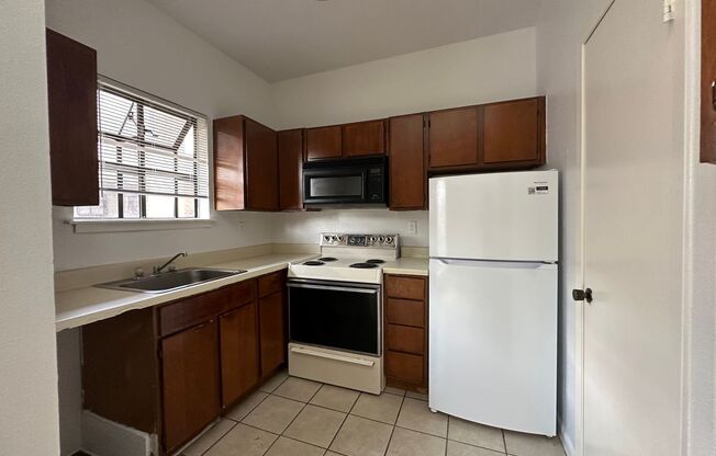 Studio, 1 bath, 432 sqft, $895, Unit 120