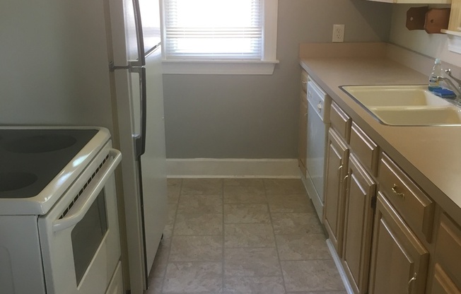 3 beds, 2 baths, $1,375