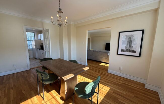 2 beds, 2 baths, 1,303 sqft, $3,000, Unit New King Edward  607