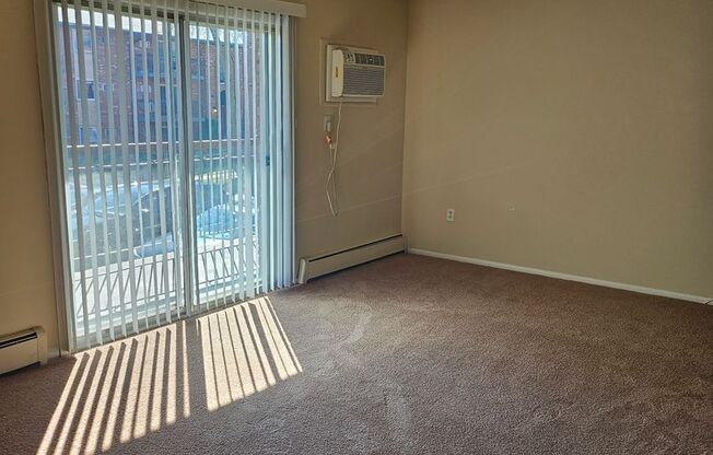 1 bed, 1 bath, 734 sqft, $1,420, Unit P07