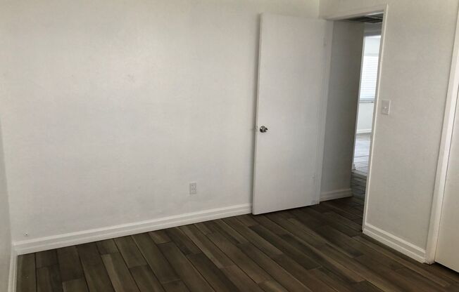 2 beds, 1 bath, 750 sqft, $1,050, Unit M