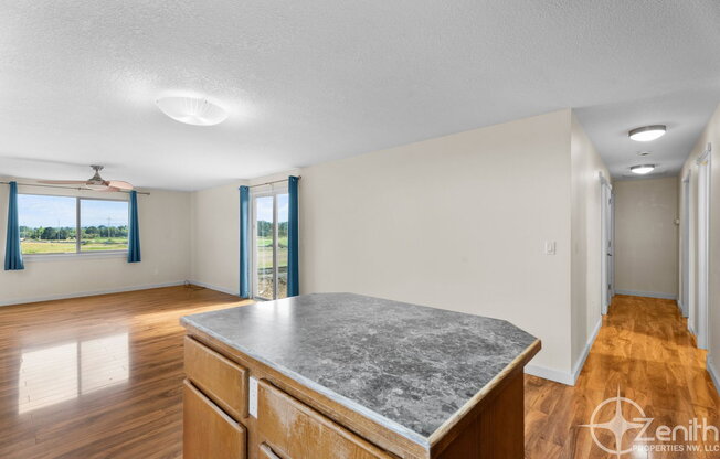 3 beds, 2 baths, 1,416 sqft, $2,495