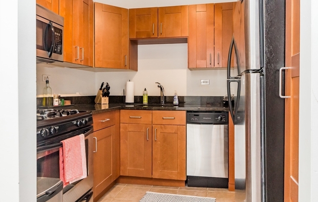 1 bed, 1 bath, 700 sqft, $3,400, Unit 9B