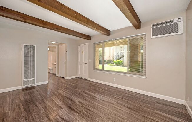 1 bed, 1 bath, 605 sqft, $1,200, Unit B40