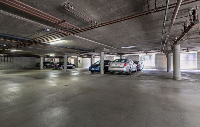 Sherman Oaks Apartment Parking