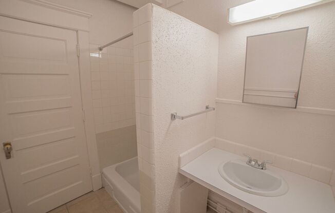 1 bed, 1 bath, 385 sqft, $575, Unit 501