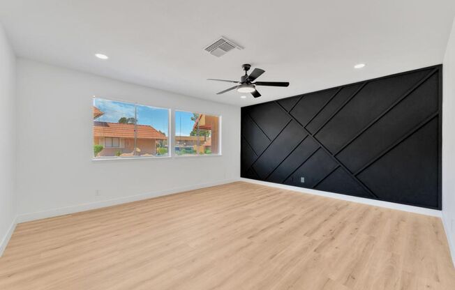 Fully renovated townhome in central Las Vegas!