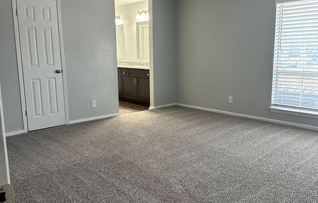 3 beds, 3.5 baths, 2,700 sqft, $1,999