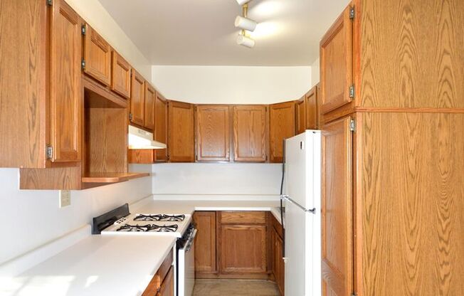 1 bed, 1 bath, 410 sqft, $1,005, Unit 24 - 326