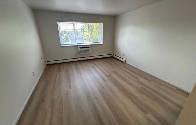 1 bed, 1 bath, $995, Unit 335