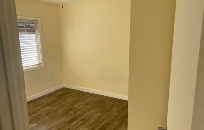2 beds, 1 bath, 700 sqft, $2,295, Unit H1