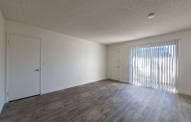 2 beds, 2 baths, $2,025, Unit 1043-F