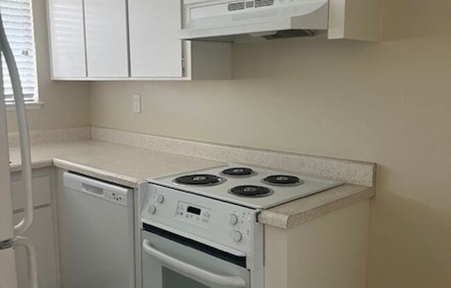 1 bed, 1 bath, 625 sqft, $2,050, Unit B6