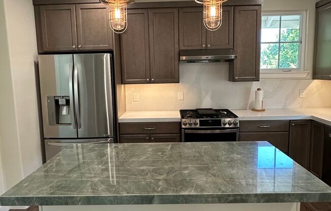 Beautiful spacious home, across from a small park, convenient commute location, close to Google and shopping!