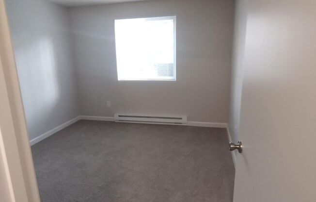 1 bed, 1 bath, 592 sqft, $1,225, Unit 021