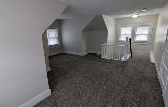 2 beds, 1 bath, $1,150, Unit Unit 2