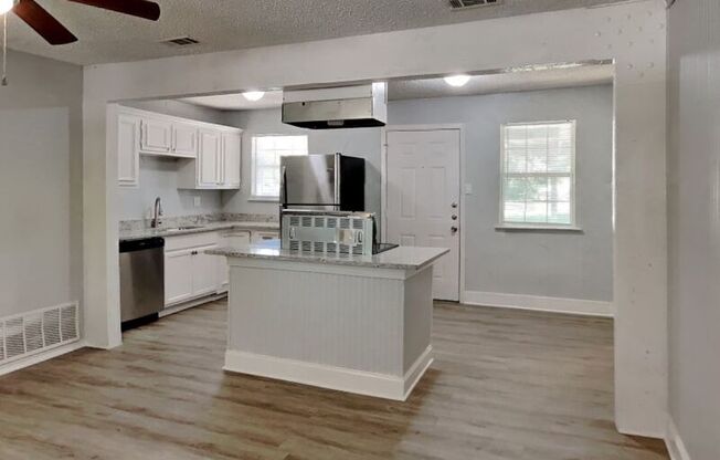 2423 OAKWOOD TER