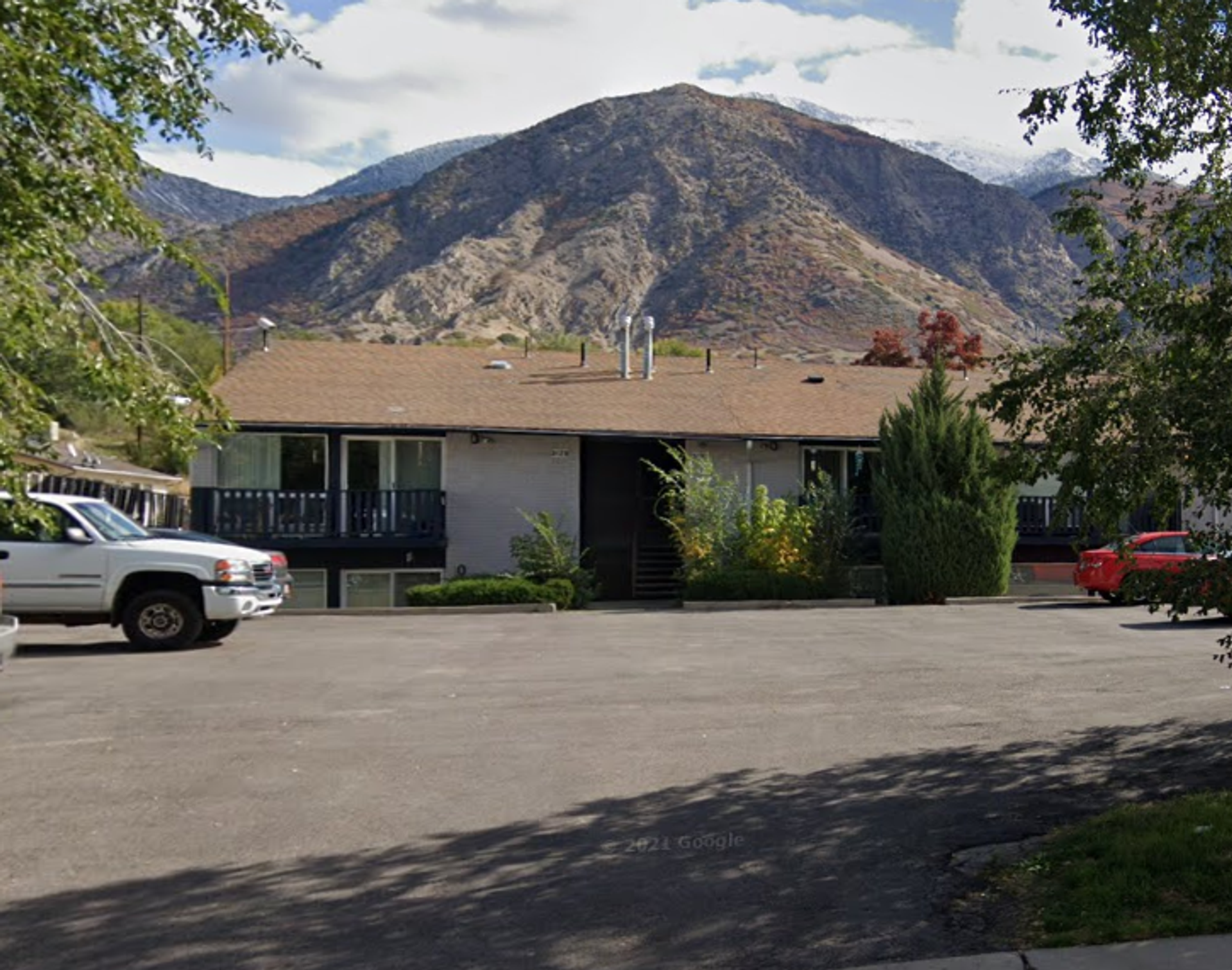 Eccles Avenue Apartments