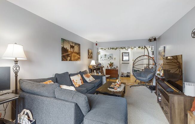 83 40 AUSTIN ST