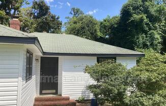 607 E AVE