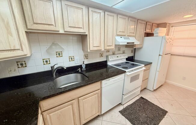 2 bed 1 bath condo close to Siesta Key