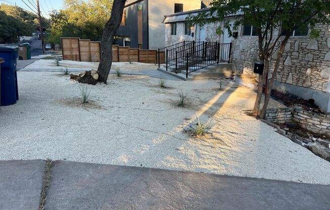 Spacious 3-Bedroom Duplex Gem in Trendy South Austin