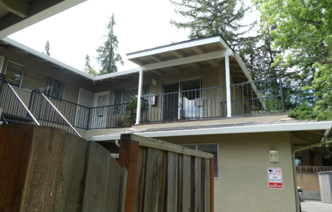 395 BELLEROSE DR