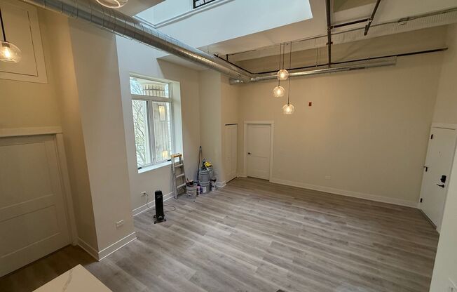 2 beds, 2 baths, 1,000 sqft, $4,985, Unit 201