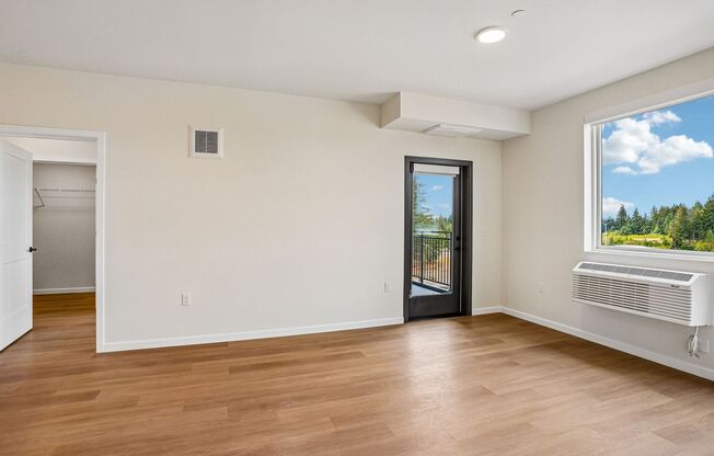 2 beds, 2 baths, 938 sqft, $2,325, Unit 215