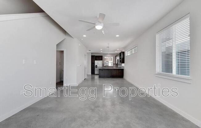 801 N BLF DR
