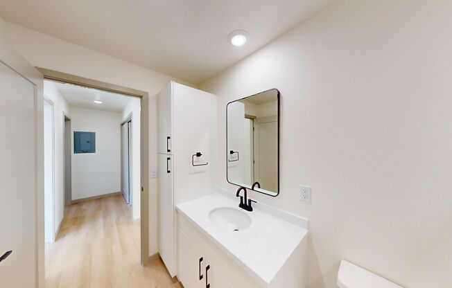 3 beds, 2 baths, 974 sqft, $1,425, Unit 6000-204