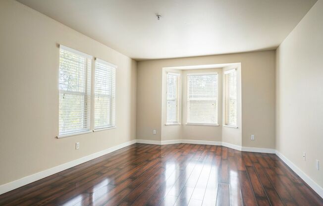 3 beds, 2 baths, 1,250 sqft, $2,150, Unit 670-205