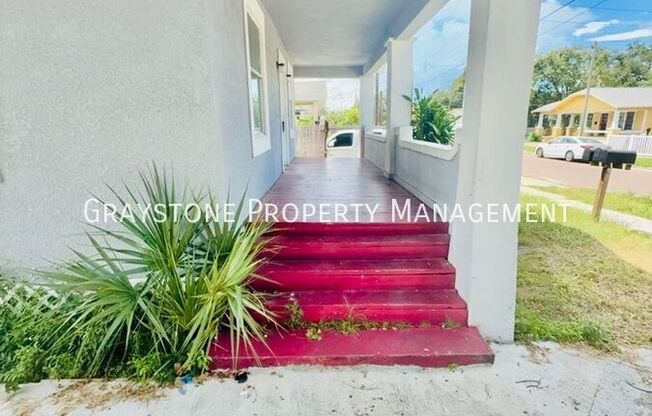1105 E 28 AVE