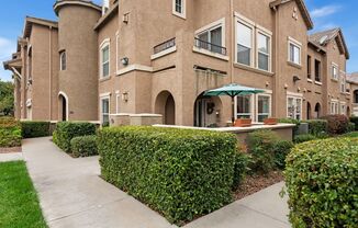 Luxury condo in Natomas!