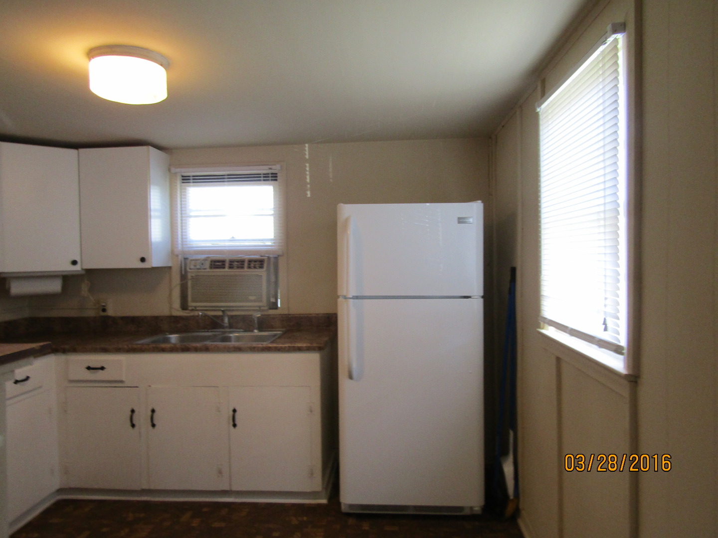 2 beds, 1 bath, $1,000