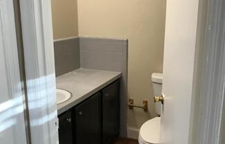 1972 Cambridge Drive, Unit 14