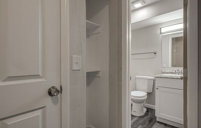 1 bed, 1 bath, 750 sqft, $880, Unit 5905-203