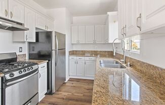 1241 9th St in Santa Monica. Steps to Wilshire Blvd!