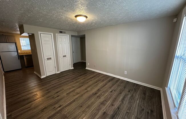 2 beds, 1 bath, $995, Unit Unit B1